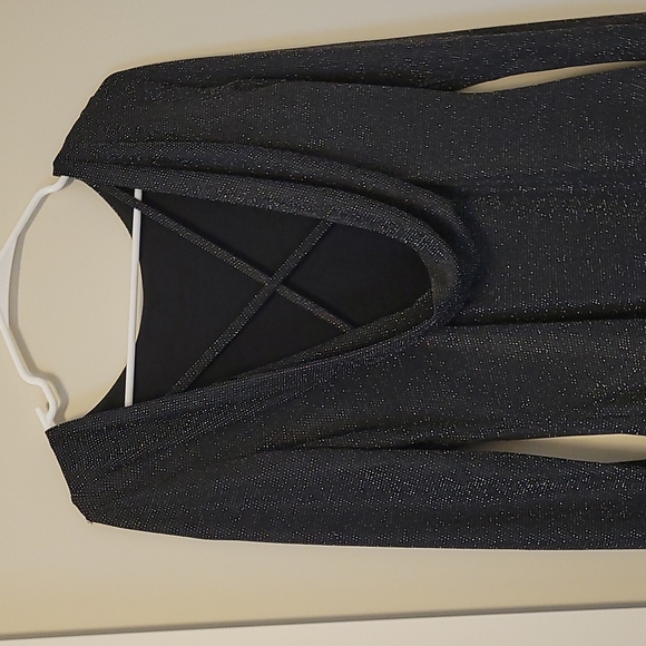 NWOT Black Long Sleeve Open Back Dress - Picture 3 of 3